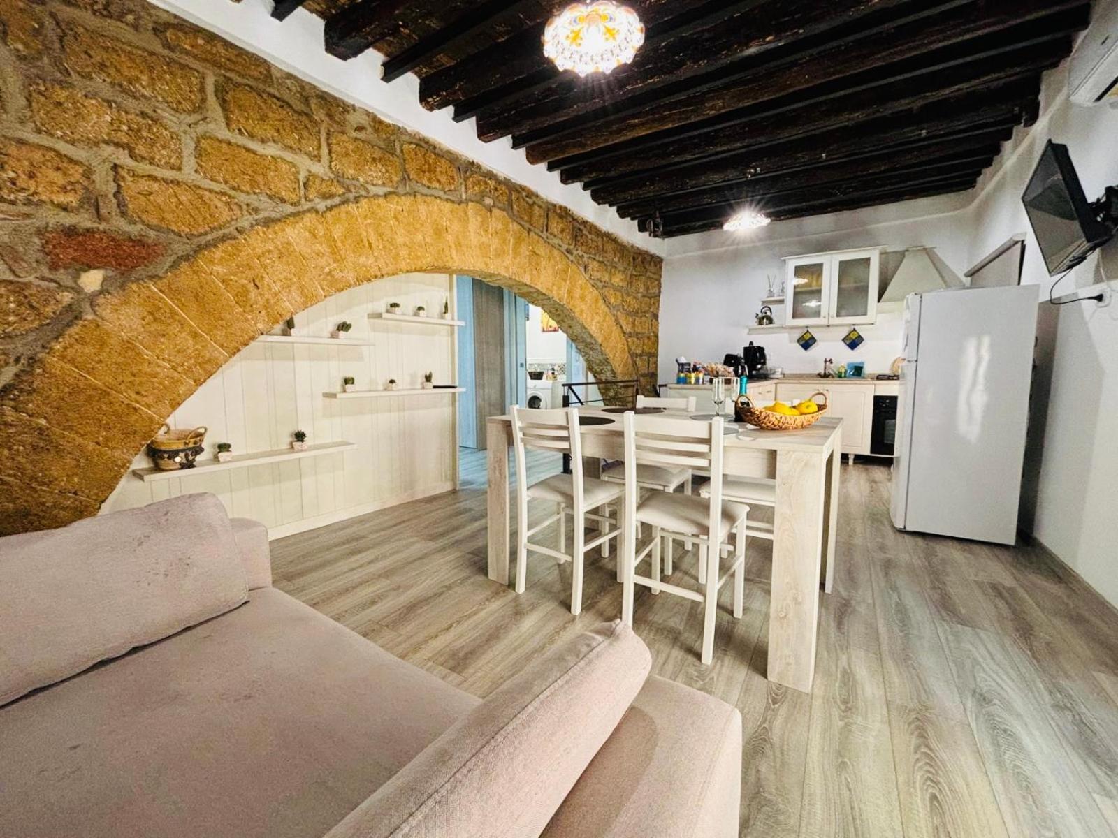 Casa Vacanza Linda Bagheria Exteriör bild